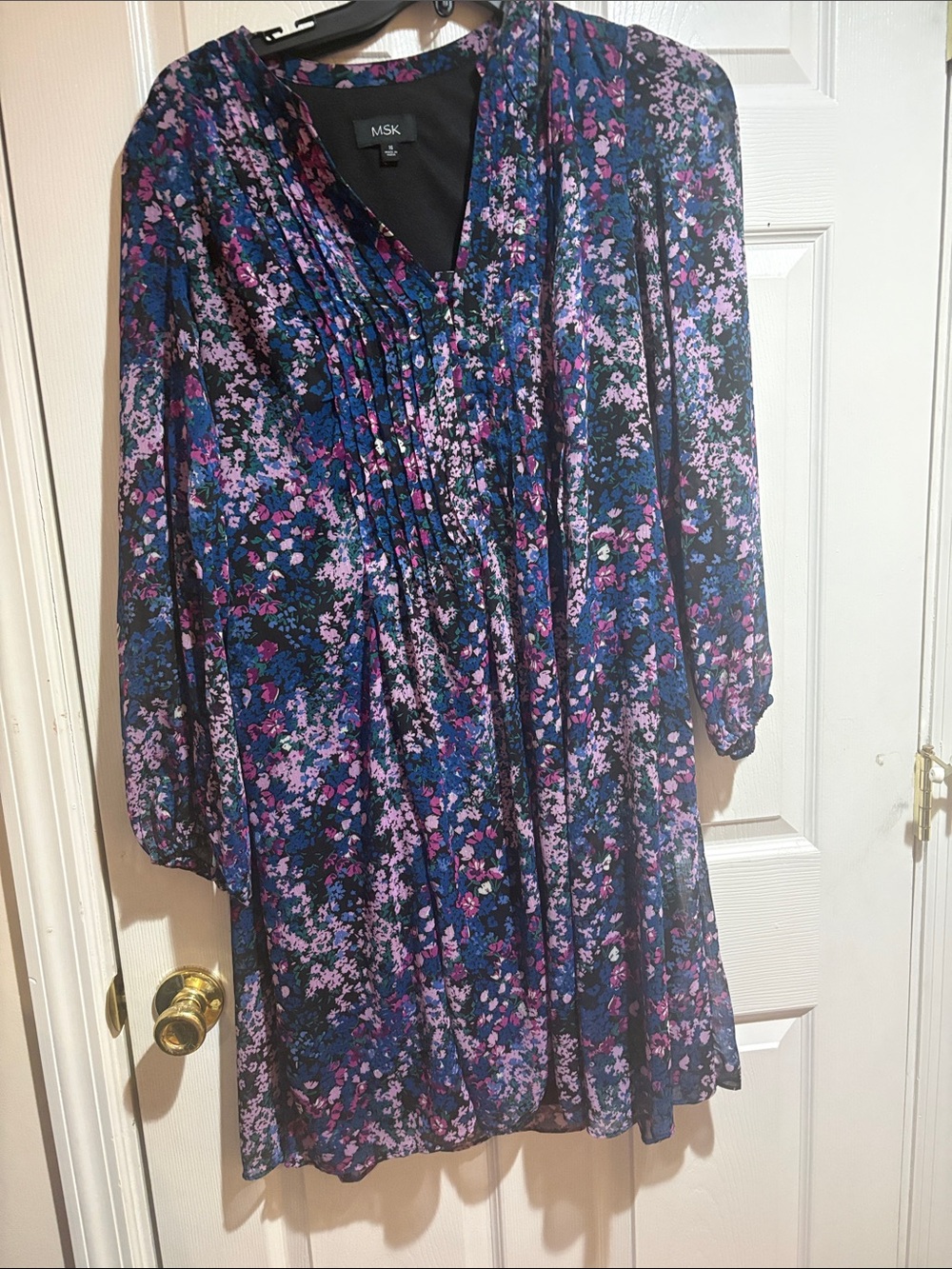MSK Blue and Purple Floral Pleated V-Neck Long Sleeve Dress